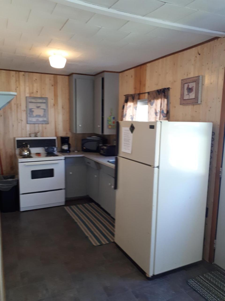 Chalkley'S Sandy Bay Cottage Resort Nipissing Beach エクステリア 写真