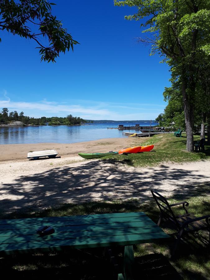 Chalkley'S Sandy Bay Cottage Resort Nipissing Beach エクステリア 写真